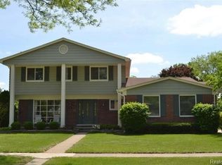 1216 Chaucer Dr, Troy, MI