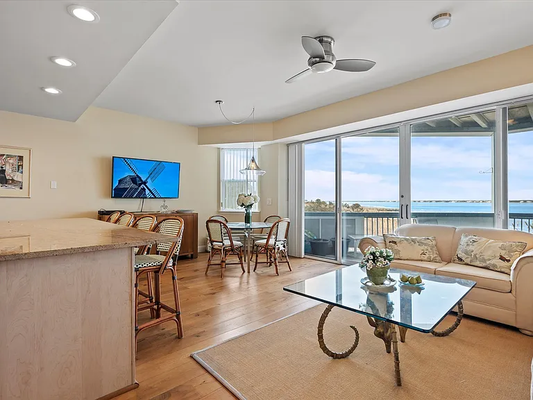 260 Dune Rd #89 — Photo 1