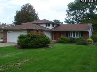 4449 Birch Cir, North Olmsted, OH 44070