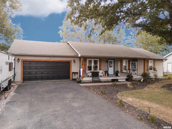 805 E Marshall St, Marion, IL 62959