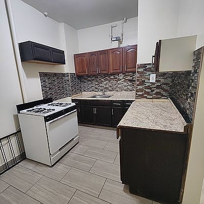 1st image of 2420 Creston Ave APT 1C
