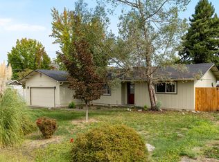 101 Sky Crest Dr, Grants Pass, OR 97527