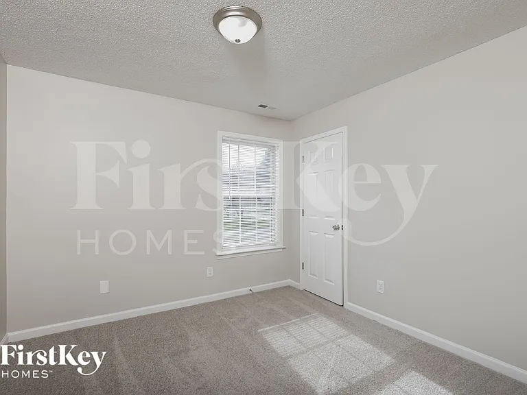 709 Southshore Pkwy — Photo 12