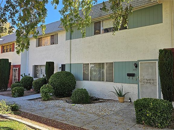 3rd image of 175 Greenbriar Townhouse Way #0
