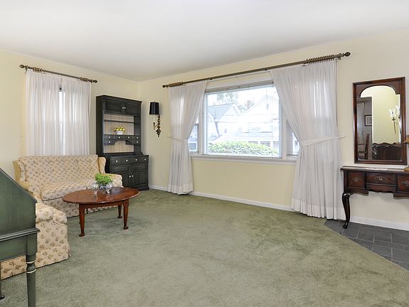 3rd image of 104 Wickes Ave