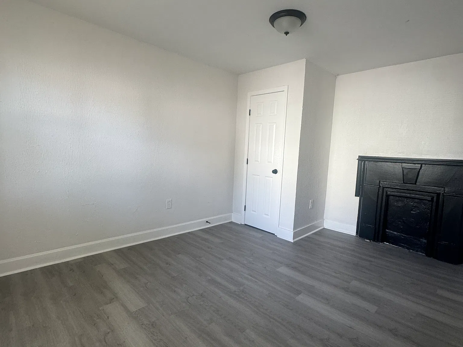 3 bed, 1000 sqft, $995 — Photo 2