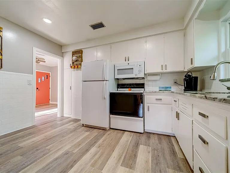 10802 Mohawk Rd — Photo 8