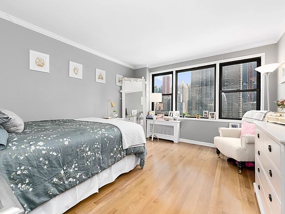 2nd image of 333 E 34th St APT 14B