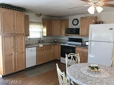 3rd image of 27484 Joann Dr