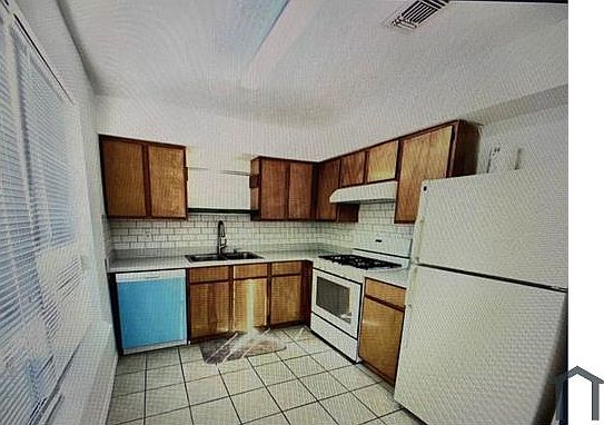 2nd image of 11938 E Marsham Cir