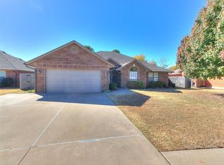3920 Brownwood Ln, Norman, OK 73072