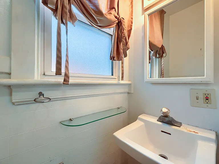 255 Briggs St — Photo 6