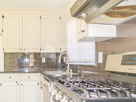 5th image of 814 Royalbrook Ct