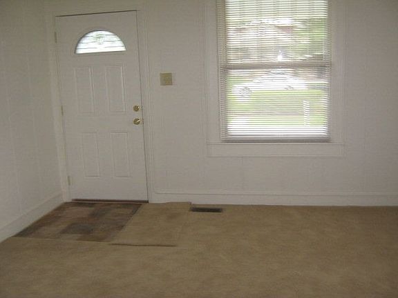 2nd image of 205 N Vance Dr
