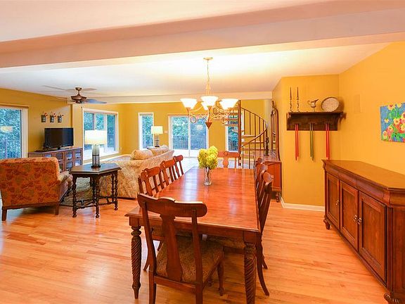 4th image of 12 Terra Oak Dr