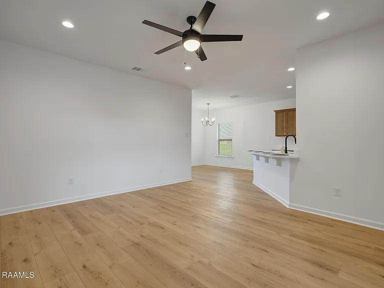 209 Tatum Ln — Photo 5