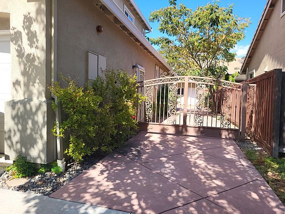 5th image of 3891 Danbury Way