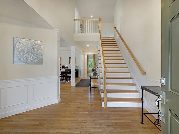 3rd image of 30 Cottage Cv