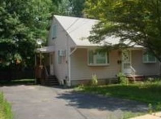 119 Independence Dr, Roselle, NJ 07203