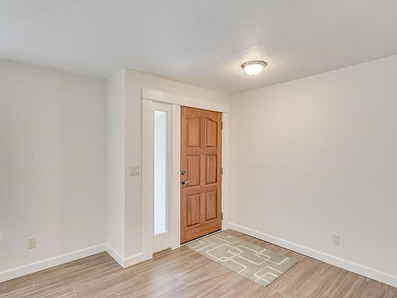 3rd image of 401 Park Ave
