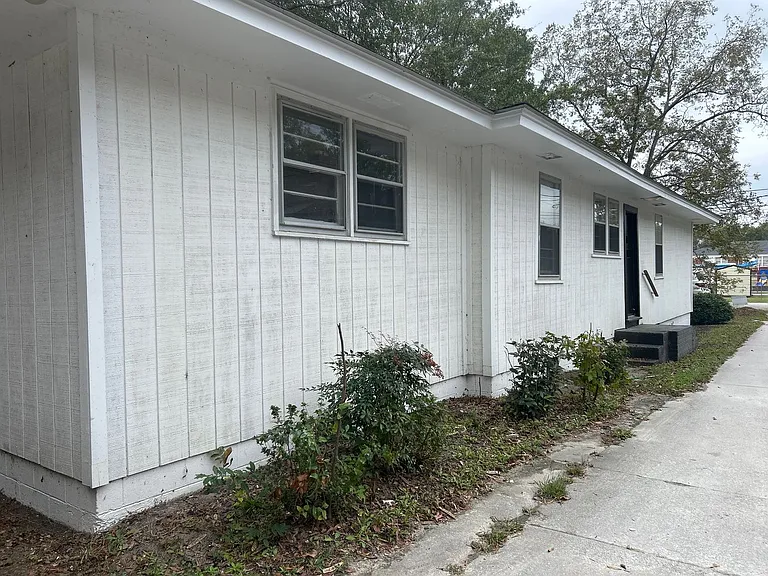 610 Hunter St — Photo 4