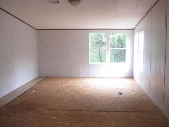 5th image of 393 Texas Oak Dr