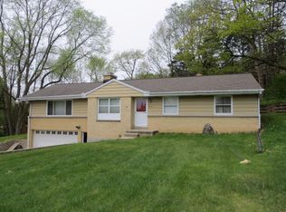 945 Adelmann Ave, Brookfield, WI 53045