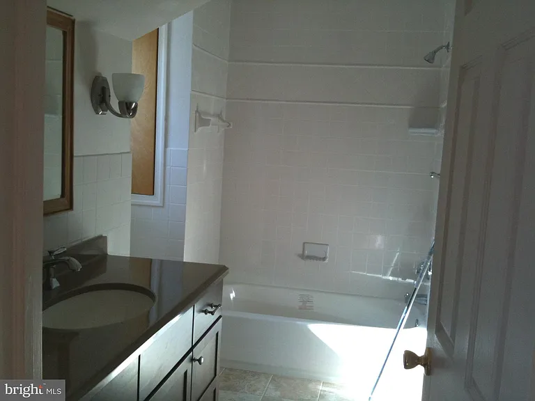 115 Morton Ave #2 — Photo 12