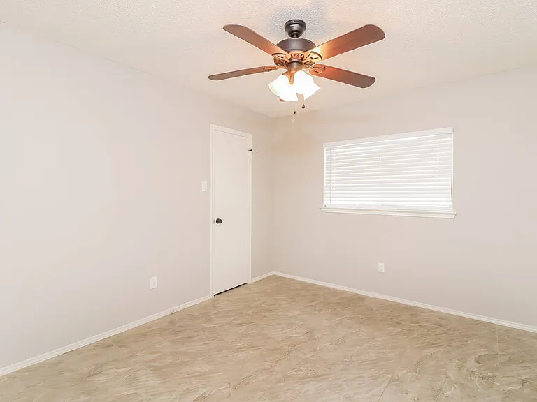 2301 Fall Ct — Photo 13