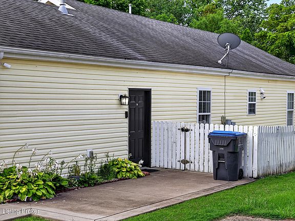 5th image of 9814 Williamsborough Ln