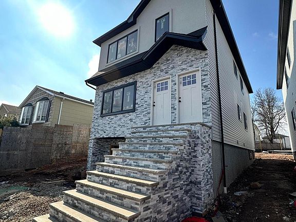 3rd image of 66 Ebony St