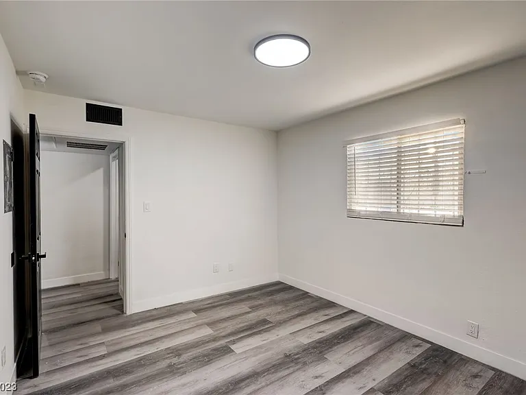 1922 Fairfield Ave #102 — Photo 17