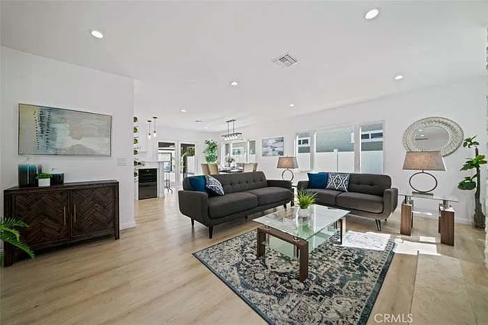 3 bed, 1082 sqft, $1,600 — Photo 3