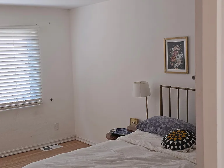 4220 Broadmoor Ave NE — Photo 11