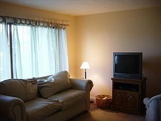 2nd image of 1100 Greenlawn Dr