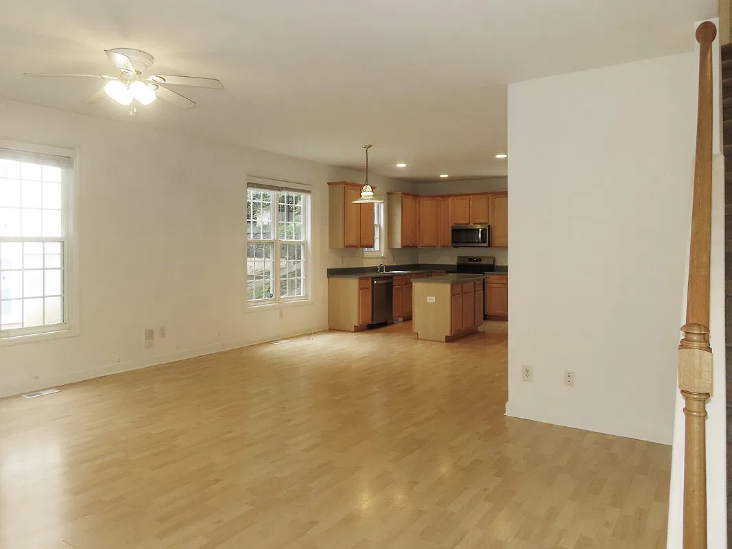 4 bed, 1760 sqft, $3,500 — Photo 2