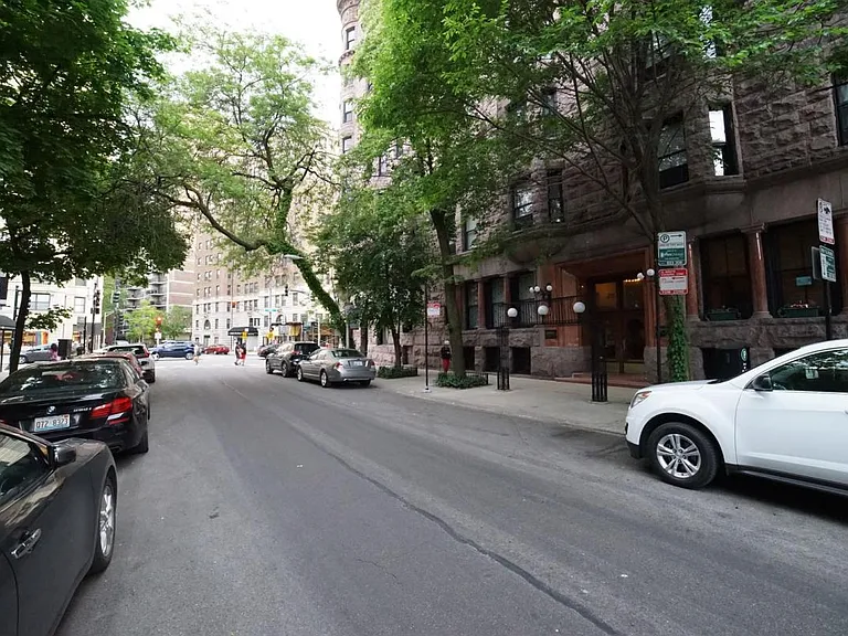 2800 N Pine Grove Ave #8I — Photo 25