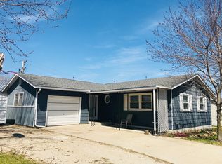104 Westwood Dr, Gallatin, MO 64640