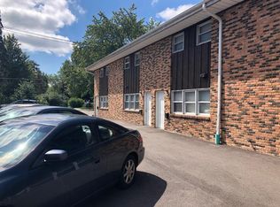 818 Greenbrier Rd, Dekalb, IL 60115