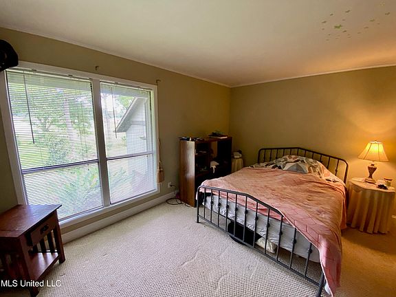 2nd image of 253 Lanai Vlg