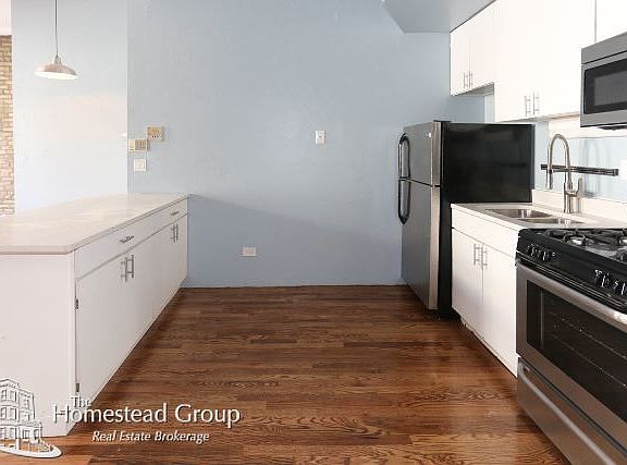 3rd image of 1570 N Milwaukee Ave APT B