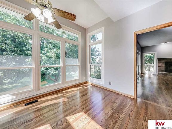 4th image of 9223 Brentwood Dr