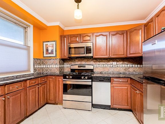 4th image of 5800 Arlington Ave APT 2T