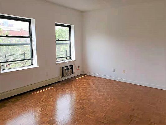 3rd image of 67 E 118th St #4