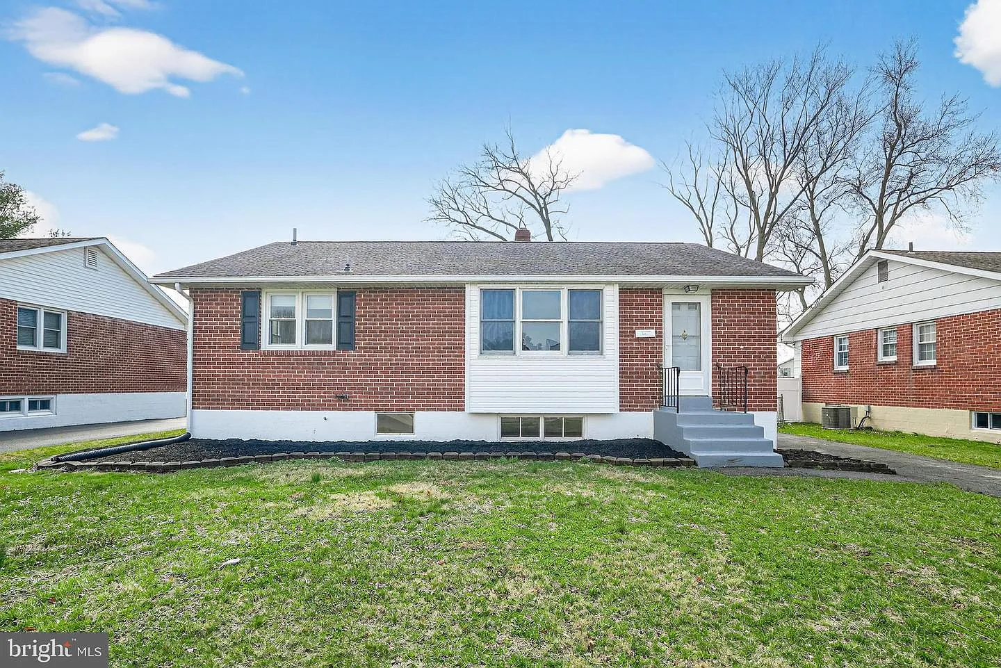 53 Marta Dr photo 1