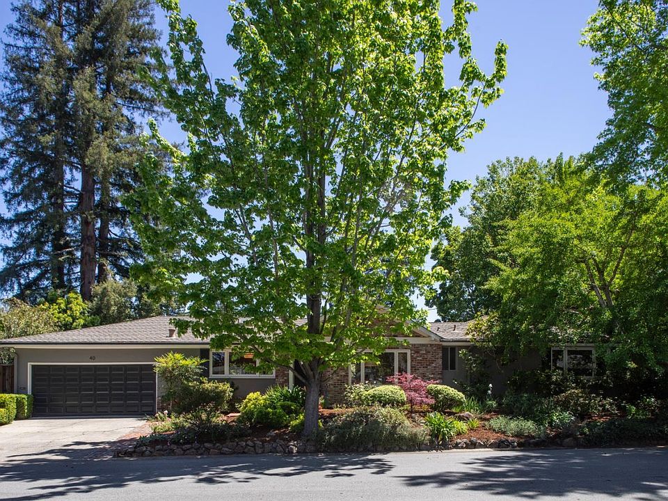 1st image of 40 Palm Ct