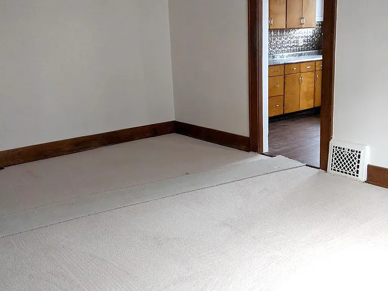 320 Lincoln Ave — Photo 6