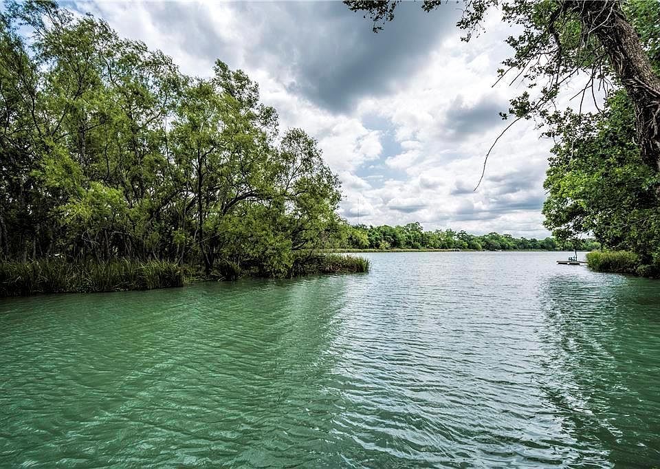 1st image of 125 Flamingo Bay Dr