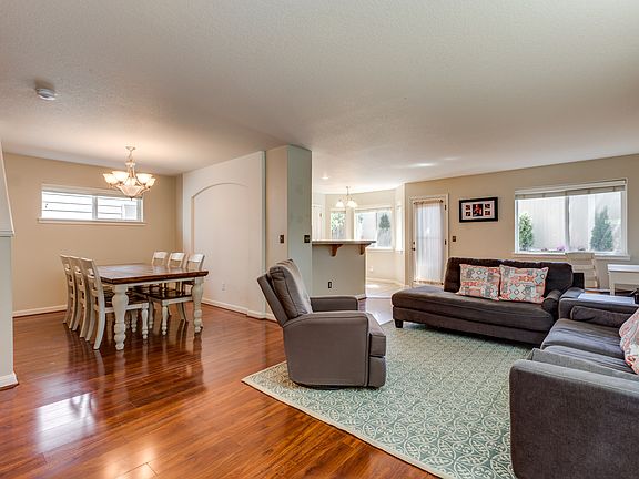 3rd image of 3619 SE 191st Ave