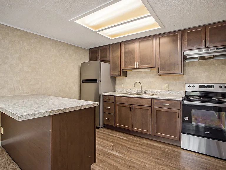 Limewood Apartments — Photo 1